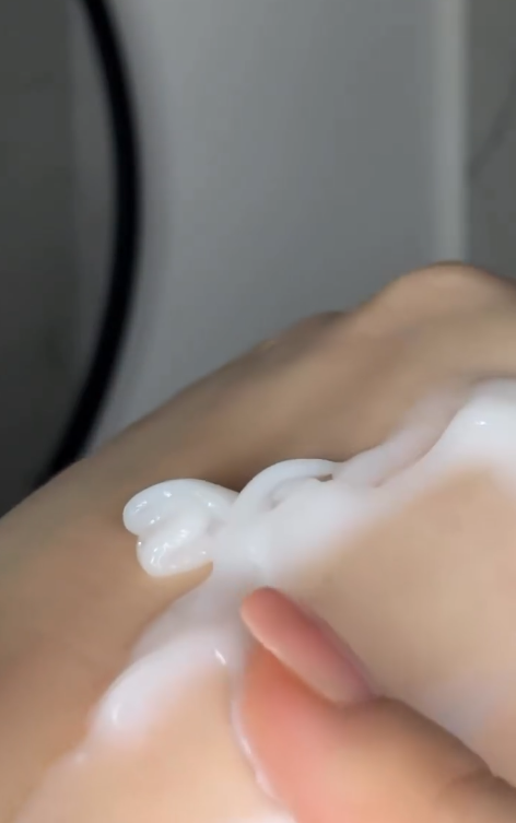 BURBUR КОНДИЦІОНУЮЧА-ЗВОЛОЖУЮЧА МАСКА 250 МЛ зелена ікра - Зображення 8